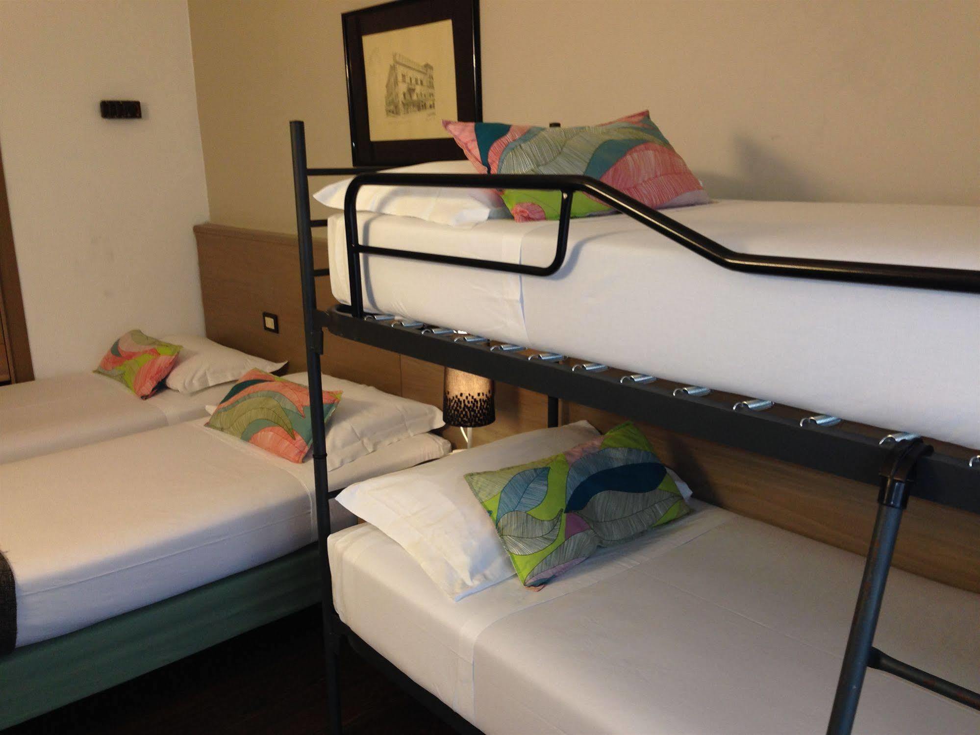 Hotel Forum SantʼIlario dʼEnza Esterno foto